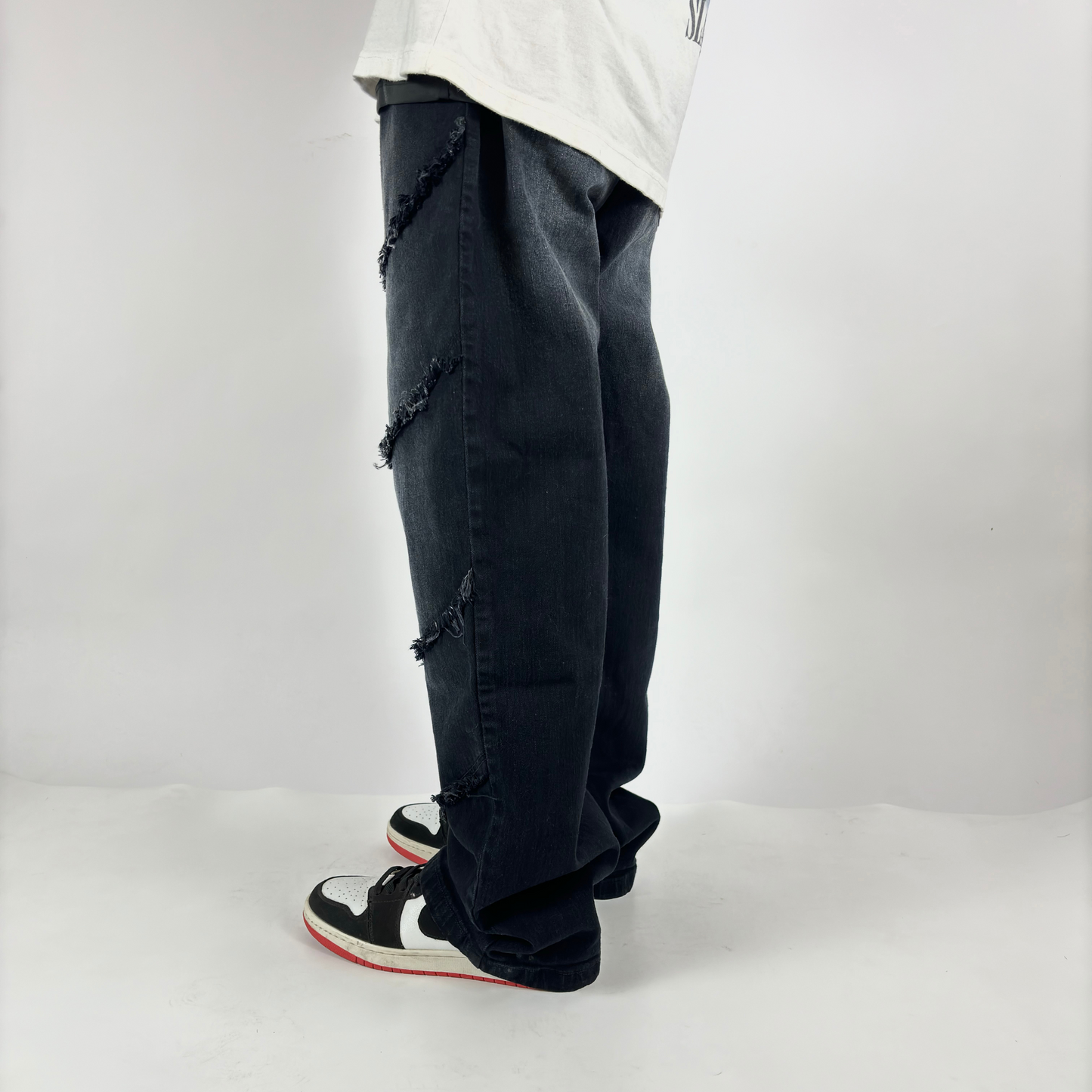 Distressed Denim - Jeans